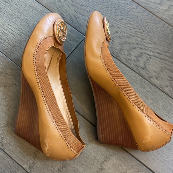 Tory Burch Caroline Wedge Size 6.5 - Picture 3 of 7